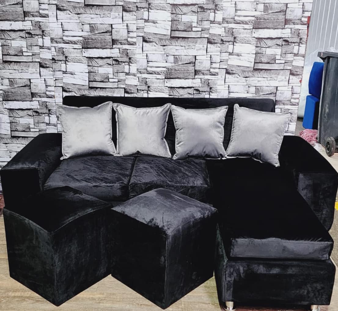 Sofá Tipo L color Negro oscuro